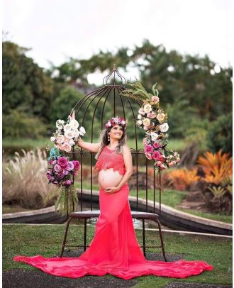 Cage-shaped chair for maternity photography props ArteBrasil